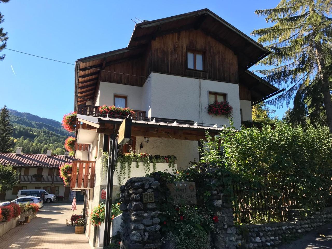 Hotel La Nigritella Bardonecchia Exterior photo